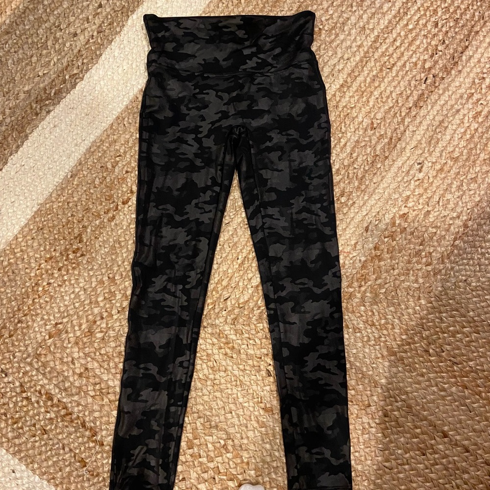 Spanx Shine Camo Legging